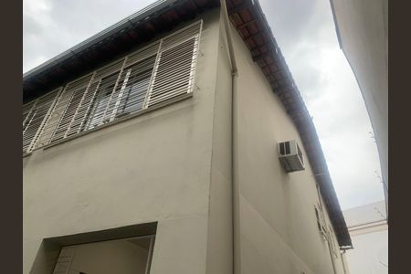 Casa à venda com 168m², 7 quartos e 2 vagasFachada Frontal e Lateral