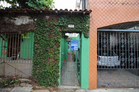 Casa para alugar com 26m², 1 quarto e sem vaga Casa para alugar com 26m², 1 quarto e sem vagaFachada + Placa