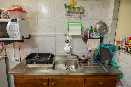 Casa à venda com 180m², 5 quartos e 2 vagas Casa à venda com 180m², 5 quartos e 2 vagasCozinha da Casa 2 - Pia