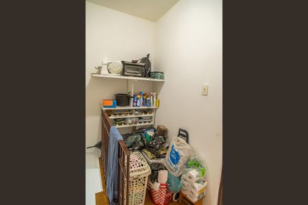 Casa à venda com 180m², 5 quartos e 2 vagas Casa à venda com 180m², 5 quartos e 2 vagasCorredor da Casa 2