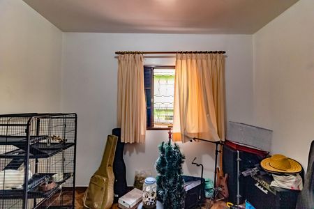 Casa à venda com 180m², 5 quartos e 2 vagas Casa à venda com 180m², 5 quartos e 2 vagasQuarto 3