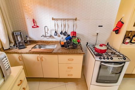 Casa à venda com 180m², 5 quartos e 2 vagas Casa à venda com 180m², 5 quartos e 2 vagasCozinha