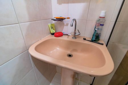 Casa à venda com 180m², 5 quartos e 2 vagas Casa à venda com 180m², 5 quartos e 2 vagasBanheiro