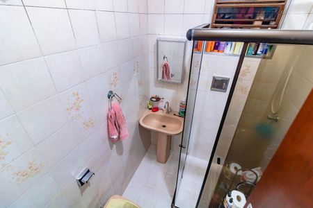 Casa à venda com 180m², 5 quartos e 2 vagas Casa à venda com 180m², 5 quartos e 2 vagasBanheiro