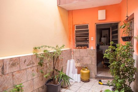 Casa à venda com 180m², 5 quartos e 2 vagas Casa à venda com 180m², 5 quartos e 2 vagasÁrea de Serviço da Casa 2