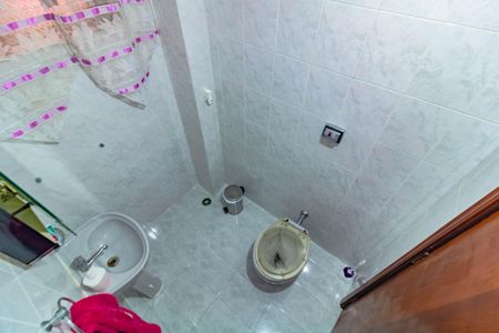 Casa à venda com 180m², 5 quartos e 2 vagas Casa à venda com 180m², 5 quartos e 2 vagasLavabo