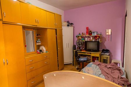 Casa à venda com 180m², 5 quartos e 2 vagas Casa à venda com 180m², 5 quartos e 2 vagasQuarto 2 da Casa 2