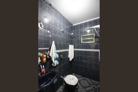 Casa para alugar com 230m², 3 quartos e 2 vagasBanheiro Social 1