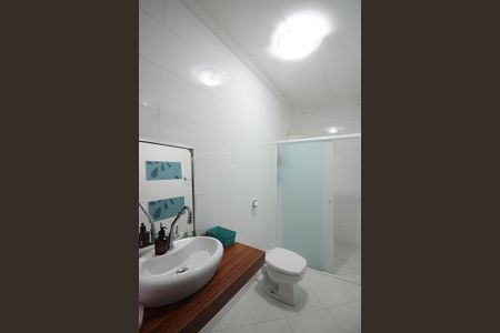 Casa para alugar com 230m², 3 quartos e 2 vagasBanheiro Social 2