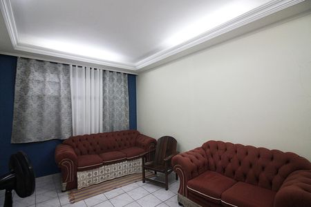 Casa para alugar com 230m², 3 quartos e 2 vagasSala