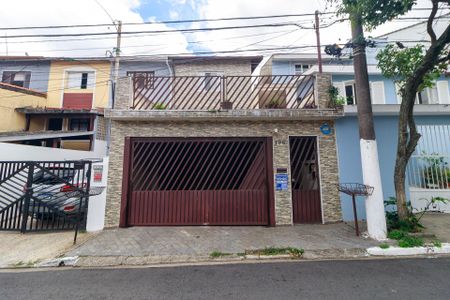 Casa à venda com 136m², 3 quartos e 2 vagasFachada