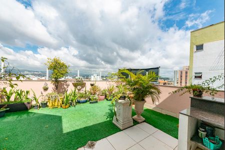 Apartamento à venda com 180m², 3 quartos e 4 vagas Apartamento à venda com 180m², 3 quartos e 4 vagasÁrea Gourmet