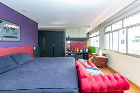 Apartamento à venda com 180m², 3 quartos e 4 vagas Apartamento à venda com 180m², 3 quartos e 4 vagasSuíte 2