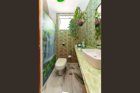 Apartamento à venda com 180m², 3 quartos e 4 vagas Apartamento à venda com 180m², 3 quartos e 4 vagasBanheiro Social