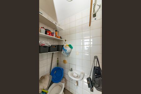 Apartamento à venda com 180m², 3 quartos e 4 vagas Apartamento à venda com 180m², 3 quartos e 4 vagasÁrea de Serviço