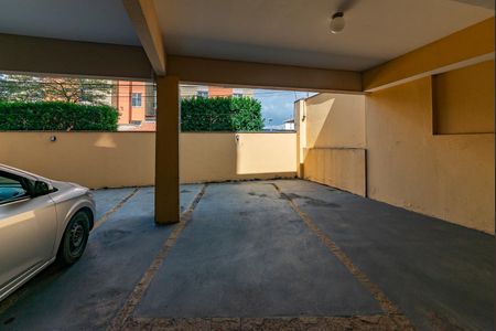 Apartamento à venda com 180m², 3 quartos e 4 vagas Apartamento à venda com 180m², 3 quartos e 4 vagasGaragem