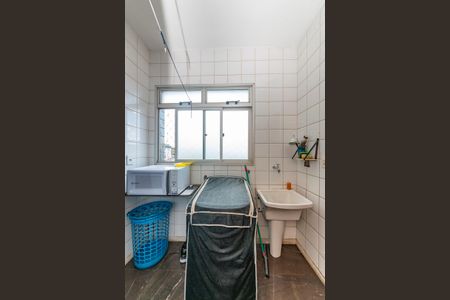 Apartamento à venda com 180m², 3 quartos e 4 vagas Apartamento à venda com 180m², 3 quartos e 4 vagasÁrea de Serviço