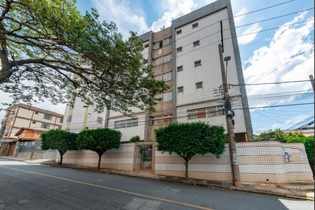 Apartamento à venda com 180m², 3 quartos e 4 vagas Apartamento à venda com 180m², 3 quartos e 4 vagasFachada