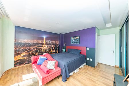 Apartamento à venda com 180m², 3 quartos e 4 vagas Apartamento à venda com 180m², 3 quartos e 4 vagasSuíte 2