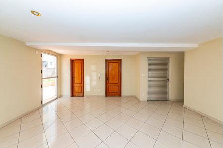 Apartamento à venda com 180m², 3 quartos e 4 vagas Apartamento à venda com 180m², 3 quartos e 4 vagasÁrea comum