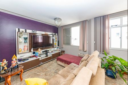 Apartamento à venda com 180m², 3 quartos e 4 vagas Apartamento à venda com 180m², 3 quartos e 4 vagasSala