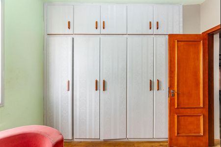 Apartamento à venda com 180m², 3 quartos e 4 vagas Apartamento à venda com 180m², 3 quartos e 4 vagasQuarto 2