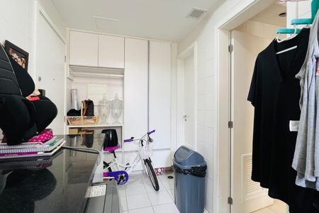 Apartamento à venda com 114m², 4 quartos e 2 vagasCozinha e Área de Serviço