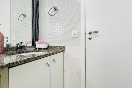 Apartamento à venda com 114m², 4 quartos e 2 vagasBanheiro da Suíte