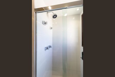Apartamento à venda com 131m², 3 quartos e 3 vagas Apartamento à venda com 131m², 3 quartos e 3 vagasBanheiro da Suíte 1