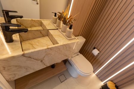 Apartamento à venda com 131m², 3 quartos e 3 vagas Apartamento à venda com 131m², 3 quartos e 3 vagasLavabo