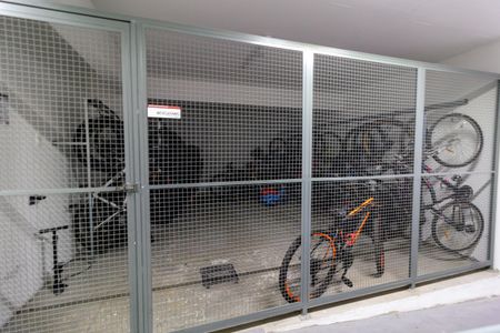 Apartamento à venda com 131m², 3 quartos e 3 vagas Apartamento à venda com 131m², 3 quartos e 3 vagasÁrea Comum - Bicicletário