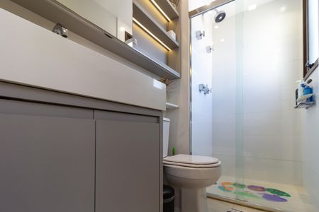 Apartamento à venda com 131m², 3 quartos e 3 vagas Apartamento à venda com 131m², 3 quartos e 3 vagasBanheiro da Suíte 1