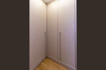 Apartamento à venda com 131m², 3 quartos e 3 vagas Apartamento à venda com 131m², 3 quartos e 3 vagasCloset da Suite Master