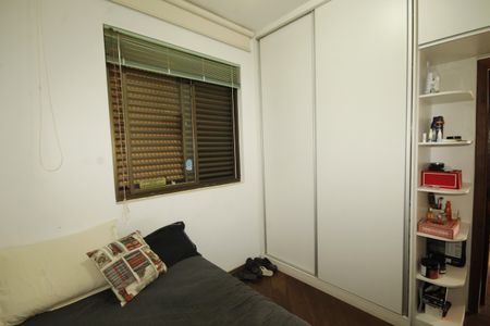 Apartamento à venda com 109m², 3 quartos e 3 vagasQuarto 2