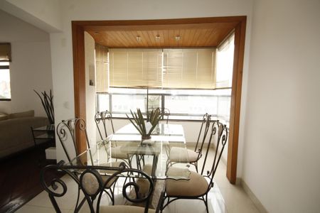 Apartamento à venda com 109m², 3 quartos e 3 vagasCopa