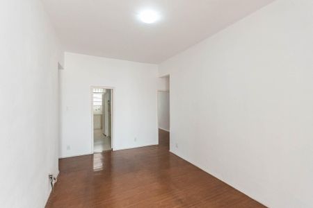Apartamento à venda com 74m², 2 quartos e sem vagaSala