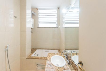 Apartamento à venda com 74m², 2 quartos e sem vagaBanheiro