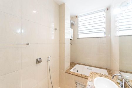 Apartamento à venda com 74m², 2 quartos e sem vagaBanheiro