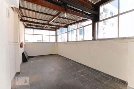 Apartamento à venda com 74m², 2 quartos e sem vagaÁrea comum