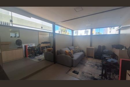 Apartamento à venda com 101m², 3 quartos e 2 vagas Apartamento à venda com 101m², 3 quartos e 2 vagasSala