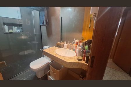 Apartamento à venda com 101m², 3 quartos e 2 vagas Apartamento à venda com 101m², 3 quartos e 2 vagasBanheiro social