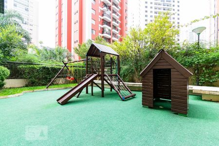 Apartamento à venda com 84m², 3 quartos e 2 vagas Apartamento à venda com 84m², 3 quartos e 2 vagasPlayground