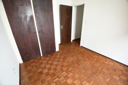 Casa à venda com 177m², 3 quartos e 4 vagasQuarto 2