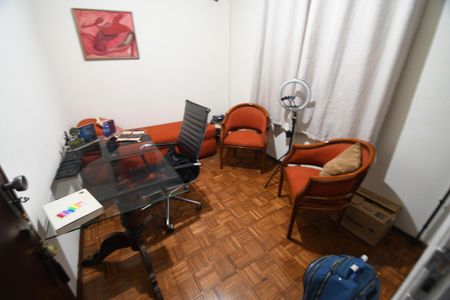 Casa à venda com 177m², 3 quartos e 4 vagasEscritório