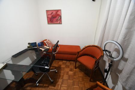 Casa à venda com 177m², 3 quartos e 4 vagasEscritório