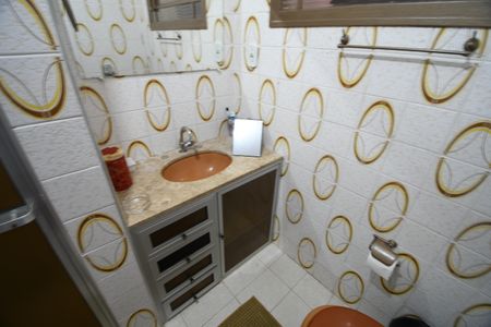 Casa à venda com 177m², 3 quartos e 4 vagasBanheiro 2