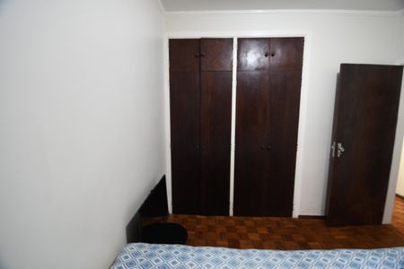 Casa à venda com 177m², 3 quartos e 4 vagasQuarto 1 - Armários