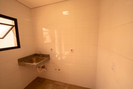 Casa à venda com 178m², 2 quartos e 5 vagas Casa à venda com 178m², 2 quartos e 5 vagasÁrea de Serviço