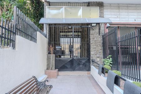 Apartamento à venda com 44m², 1 quarto e sem vaga Apartamento à venda com 44m², 1 quarto e sem vagaFachada