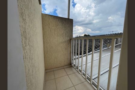 Casa à venda com 170m², 4 quartos e 4 vagas Casa à venda com 170m², 4 quartos e 4 vagasVaranda